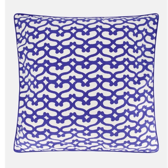 💙💙ROLLER RABBIT BLUE CATA DECORATIVE PILLOW 18X18 WITH INSERT💙💙 - Picture 2 of 5